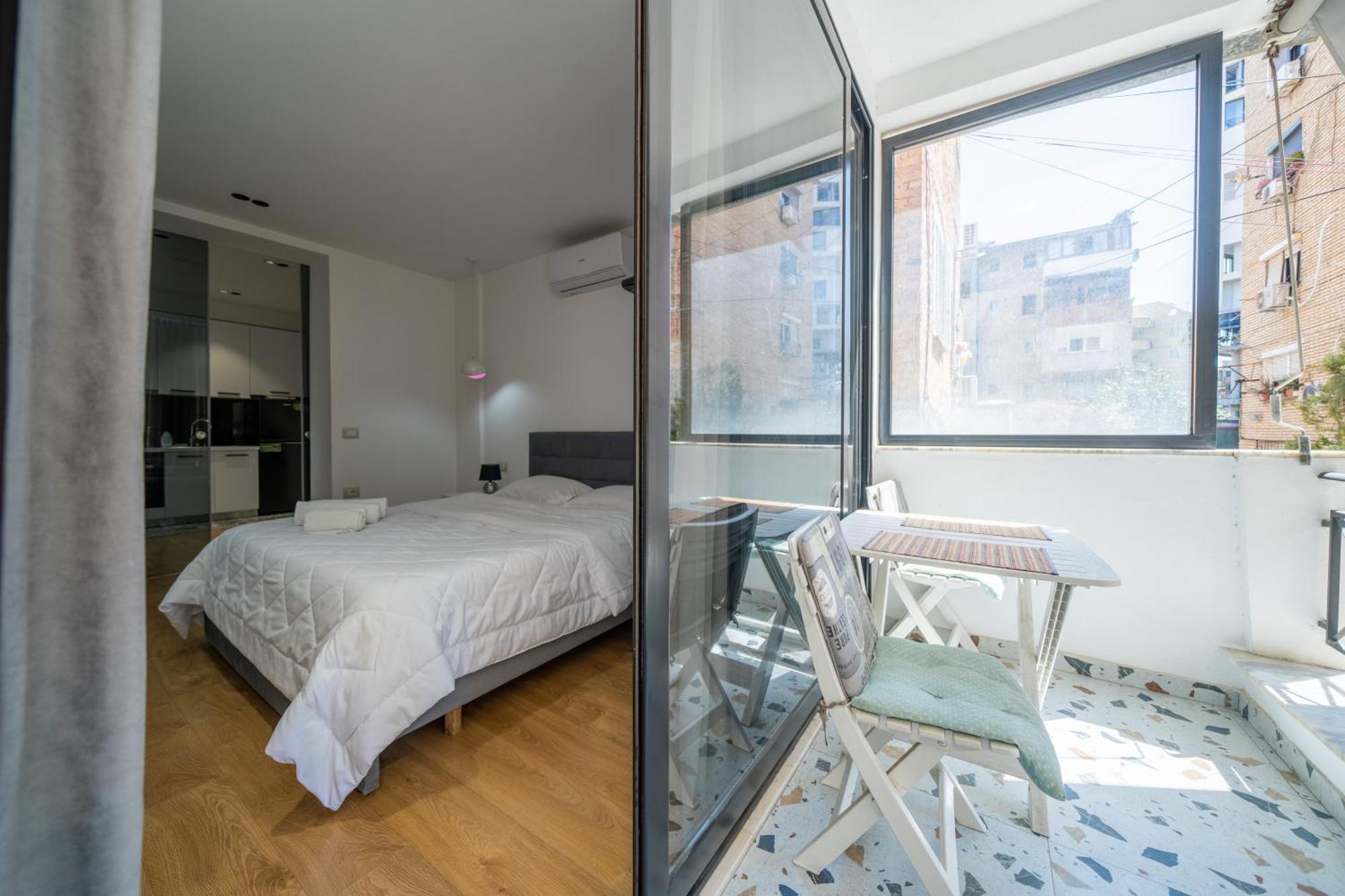 Cosy Urban Central Apartment Tirana Exterior photo