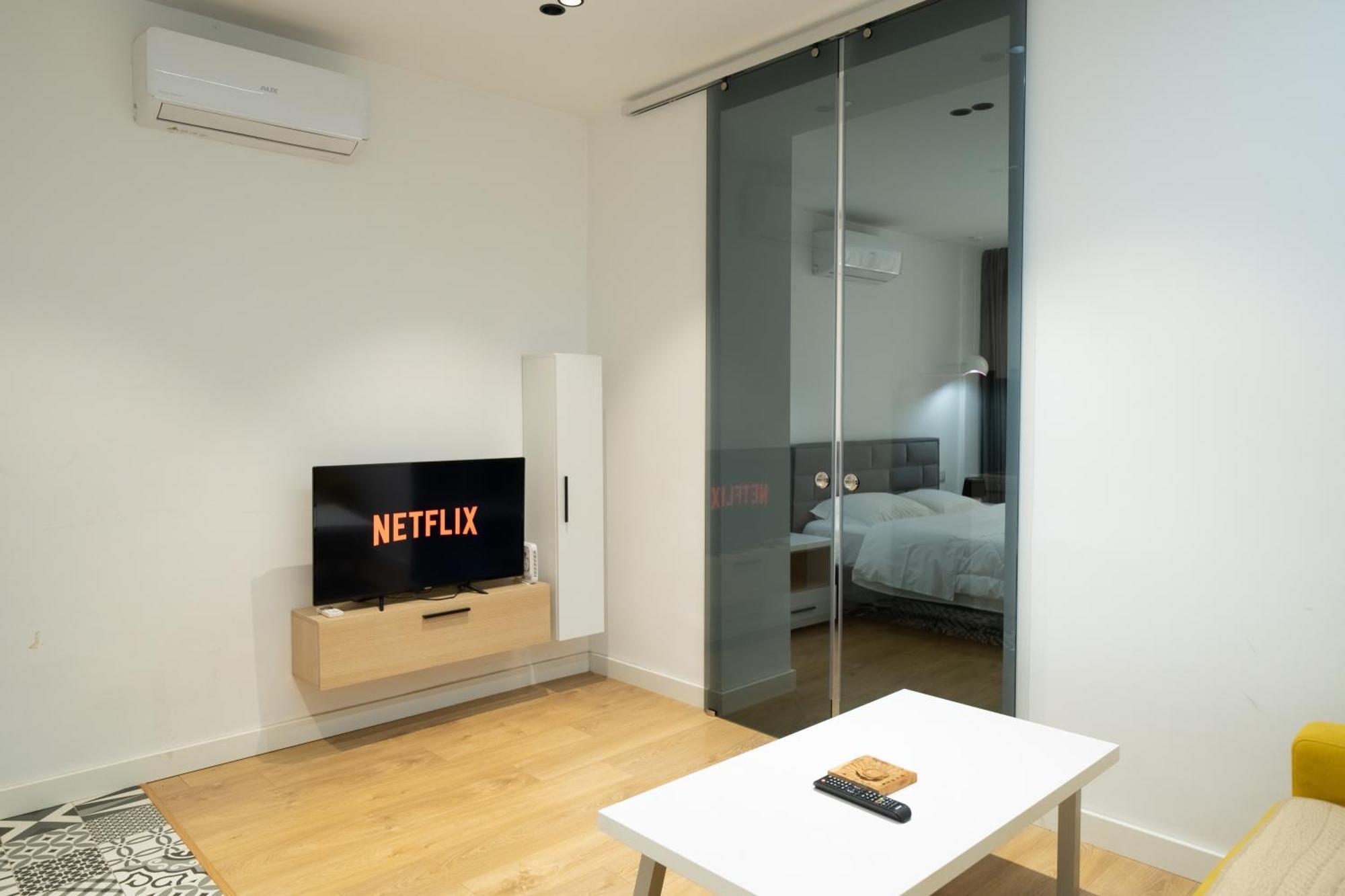 Cosy Urban Central Apartment Tirana Exterior photo