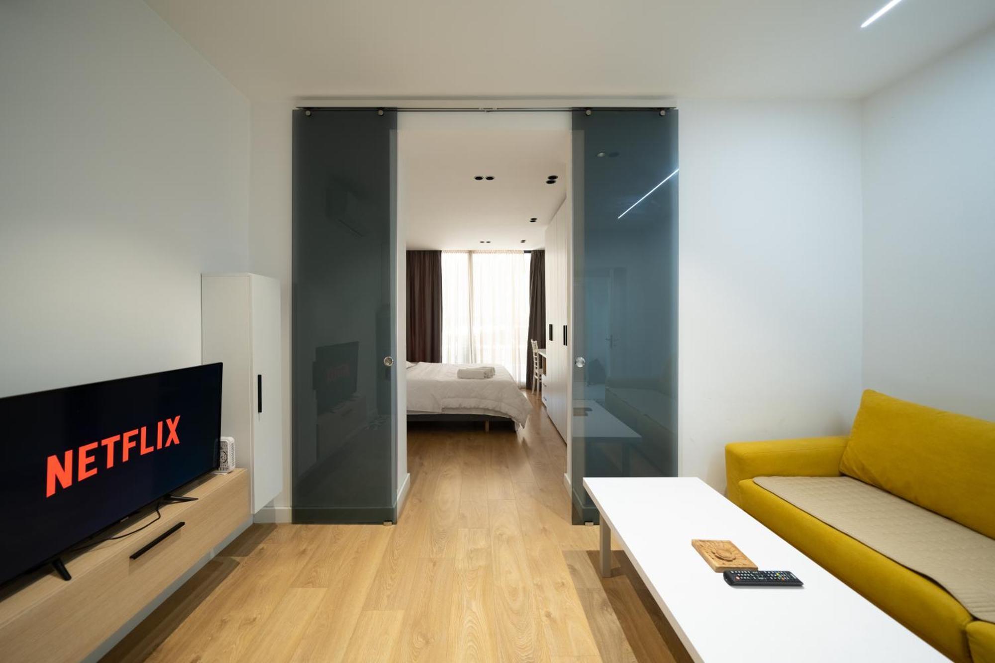 Cosy Urban Central Apartment Tirana Exterior photo